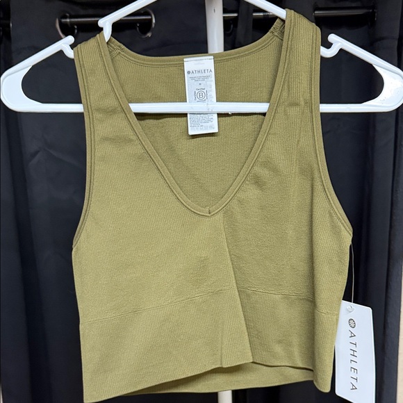 Athleta Tops - Athleta Olive Green Crop Top active wear size medium PTP 14